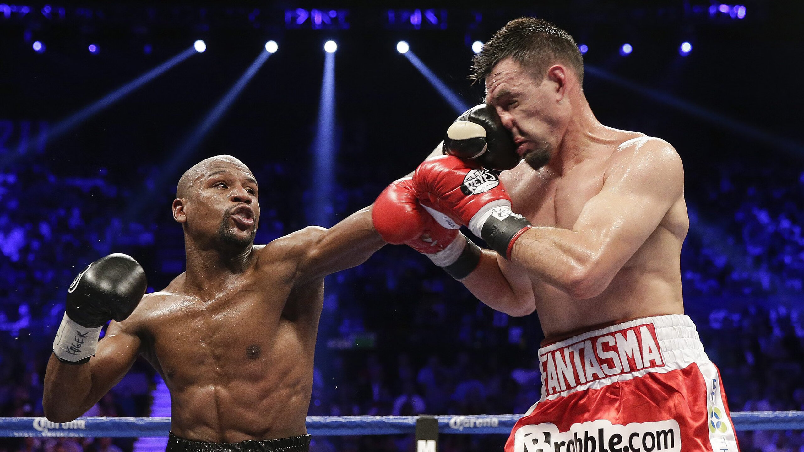 《堡垒之夜》未来光影创意大赛,玩家作品精彩纷呈!