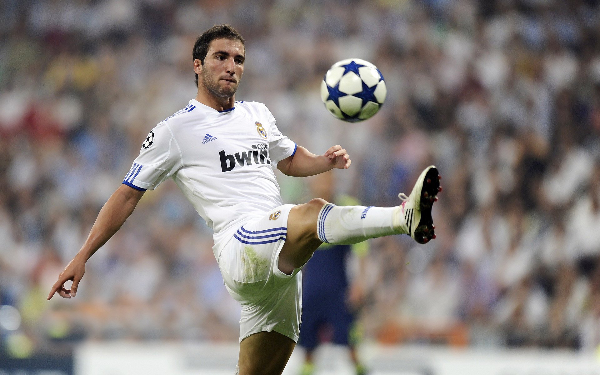 开云体育网站入口-巴黎新援首秀破门，赢得全场掌声，巴黎新援首秀破门,赢得全场掌声